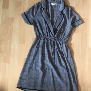Cute little dress. Houndstooth pattern.